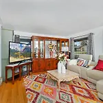1 Comstock Place