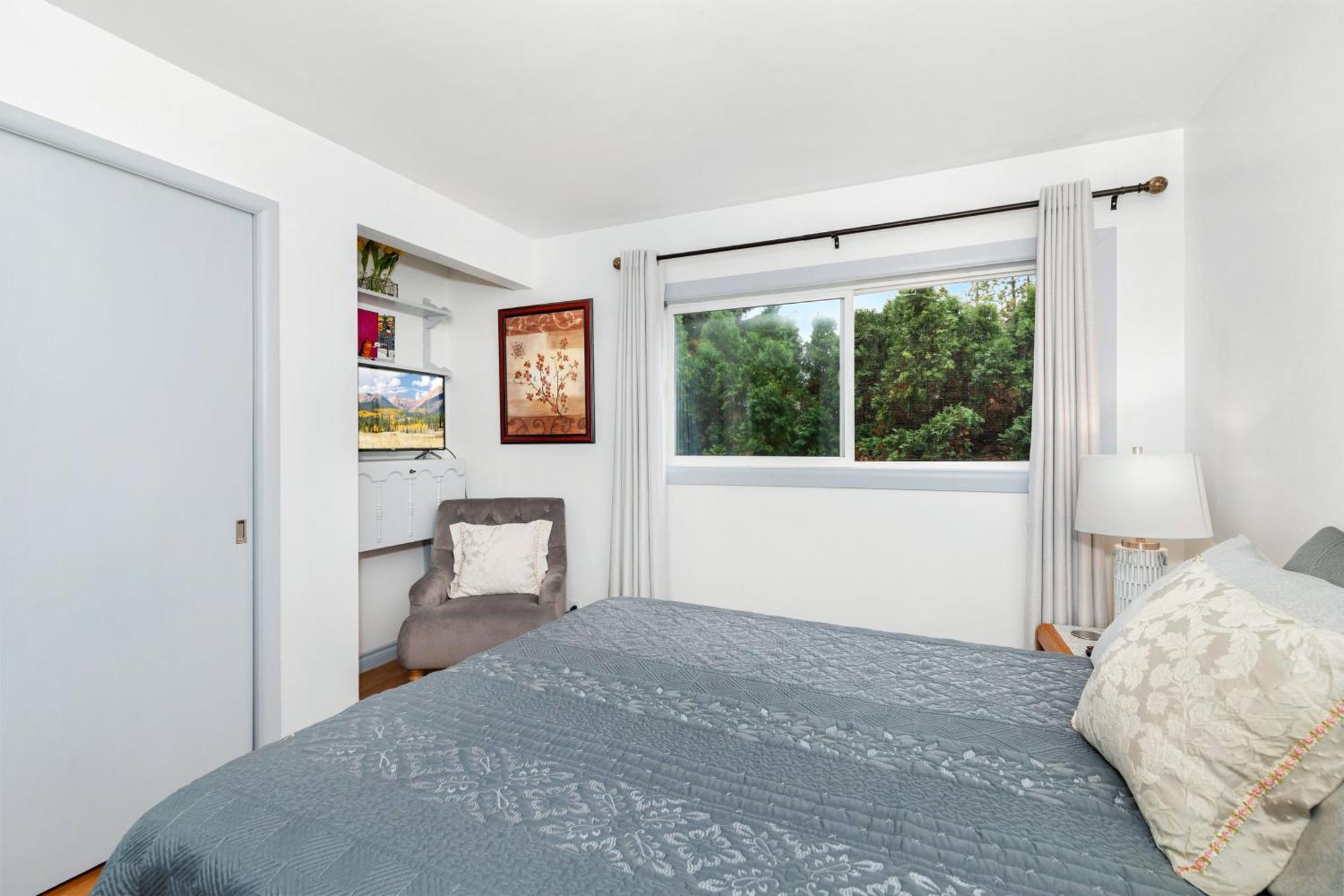 1 Comstock Place *